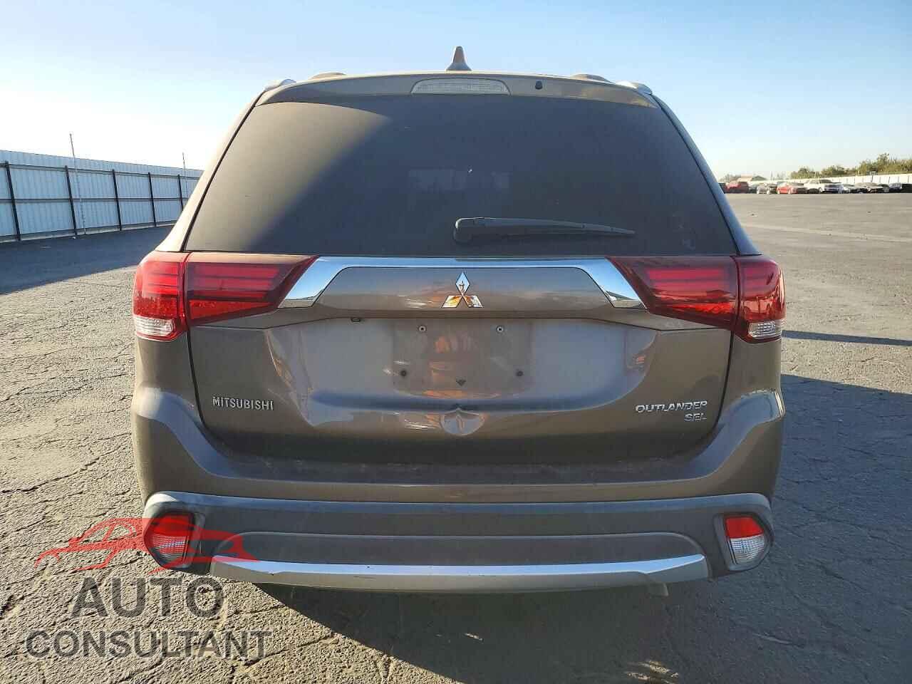 MITSUBISHI OUTLANDER 2017 - JA4AD3A36HZ018829