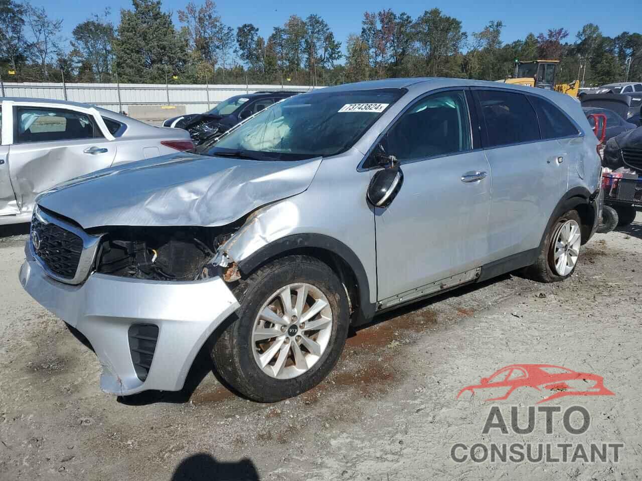 KIA SORENTO 2019 - 5XYPG4A56KG558296