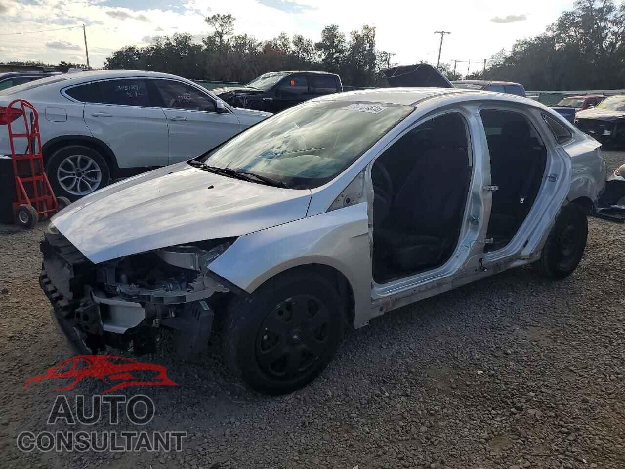 FORD FOCUS 2017 - 1FADP3E25HL256580