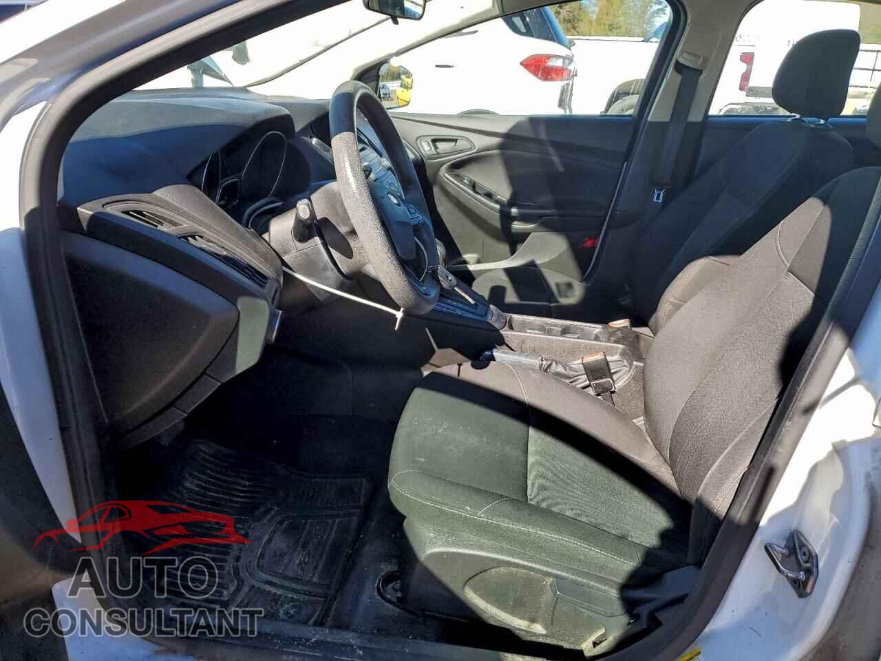 FORD FOCUS 2016 - 1FADP3E25GL393145