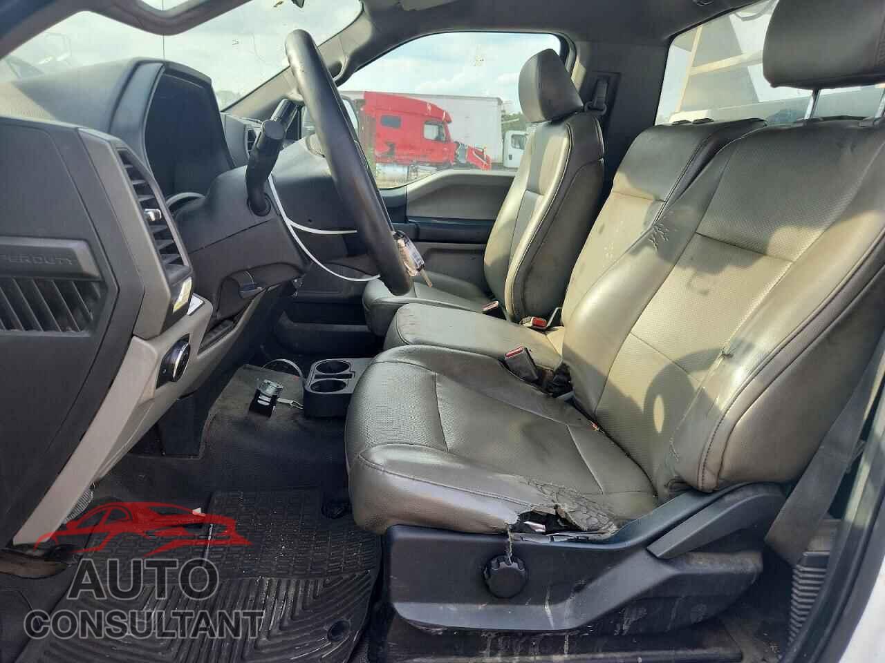 FORD F350 2017 - 1FDRF3E68HEE58724