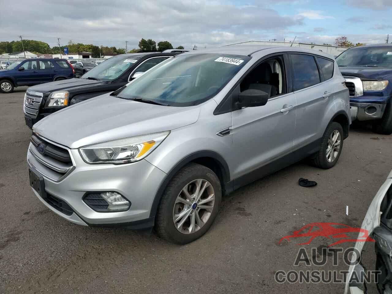FORD ESCAPE 2017 - 1FMCU9GD9HUC71136
