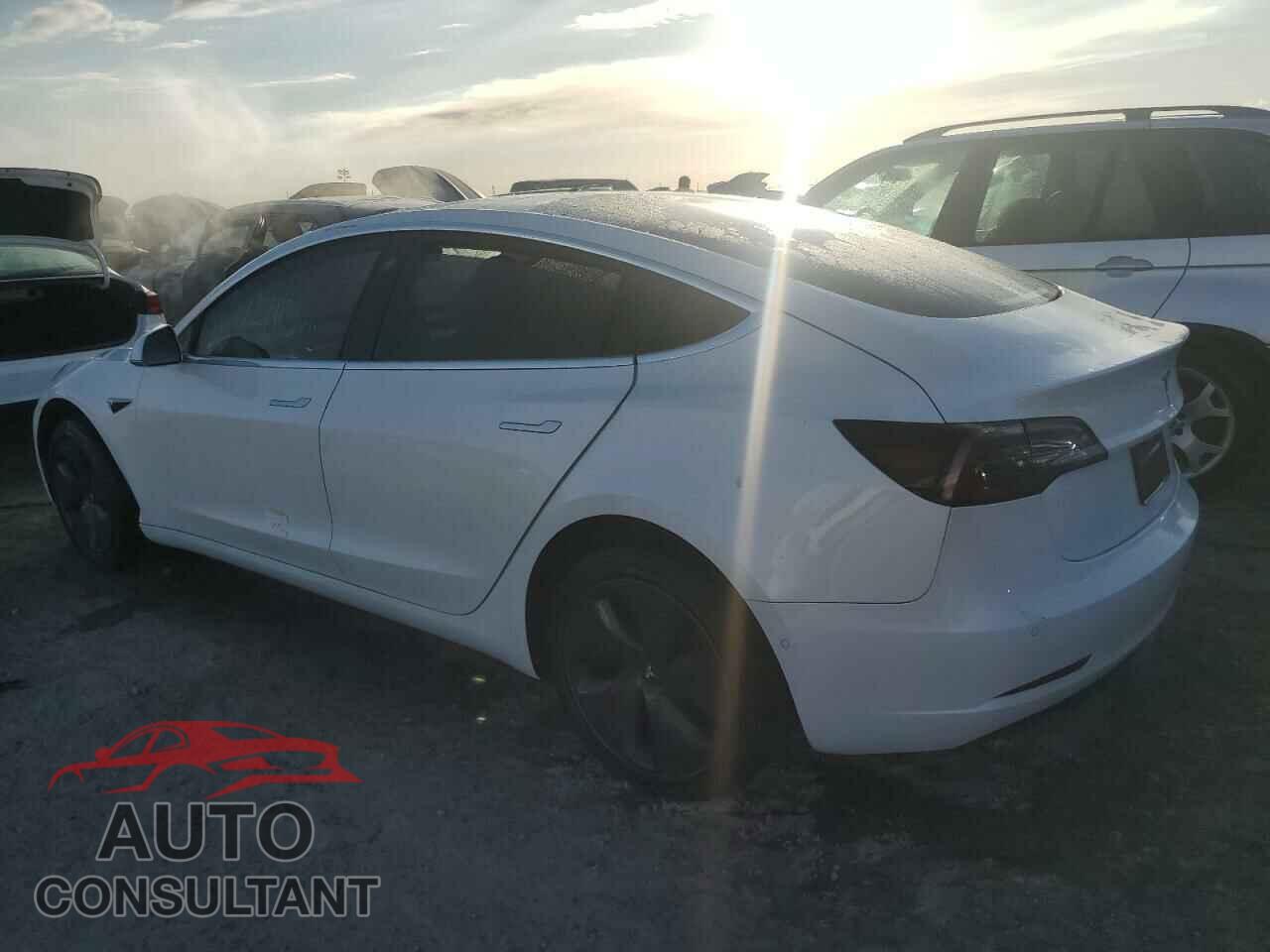 TESLA MODEL 3 2019 - 5YJ3E1EA7KF483285