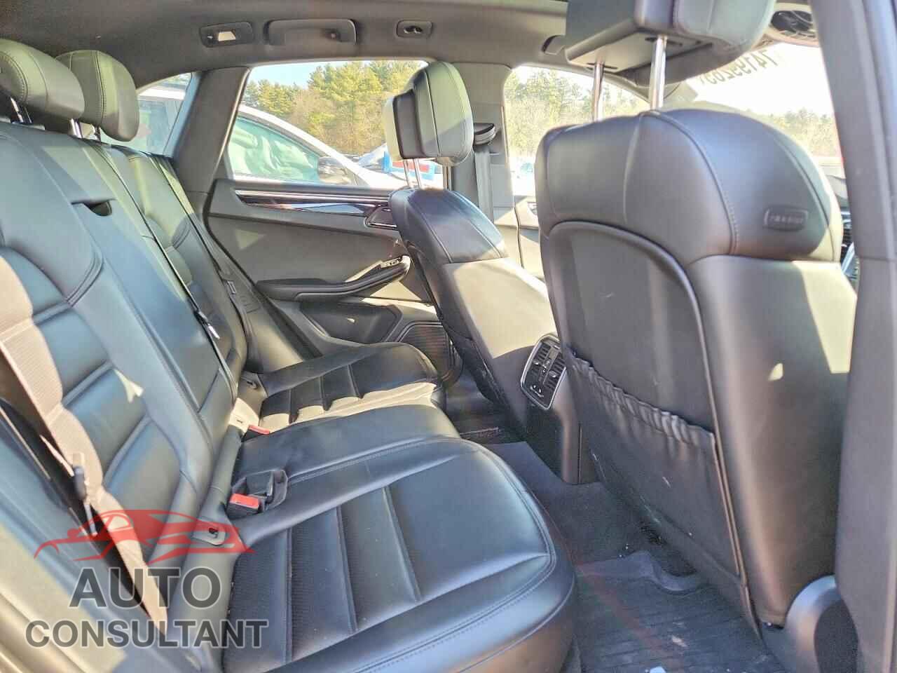 PORSCHE MACAN 2015 - WP1AB2A55FLB44833