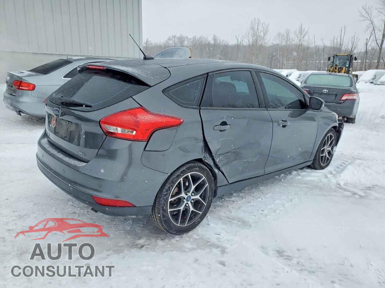 FORD FOCUS 2018 - 1FADP3M24JL219463