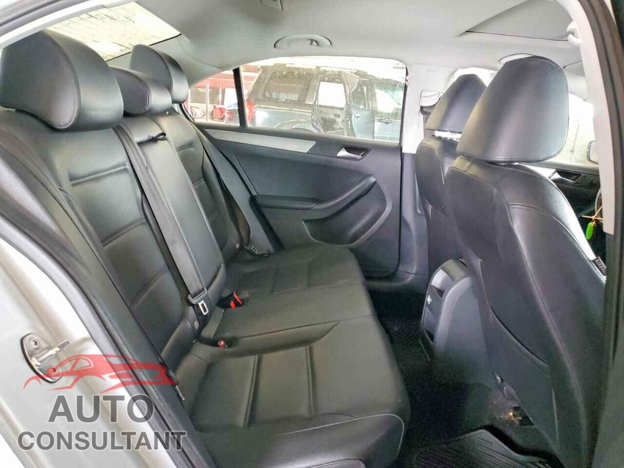 VOLKSWAGEN JETTA 2017 - 3VWDB7AJ4HM355139