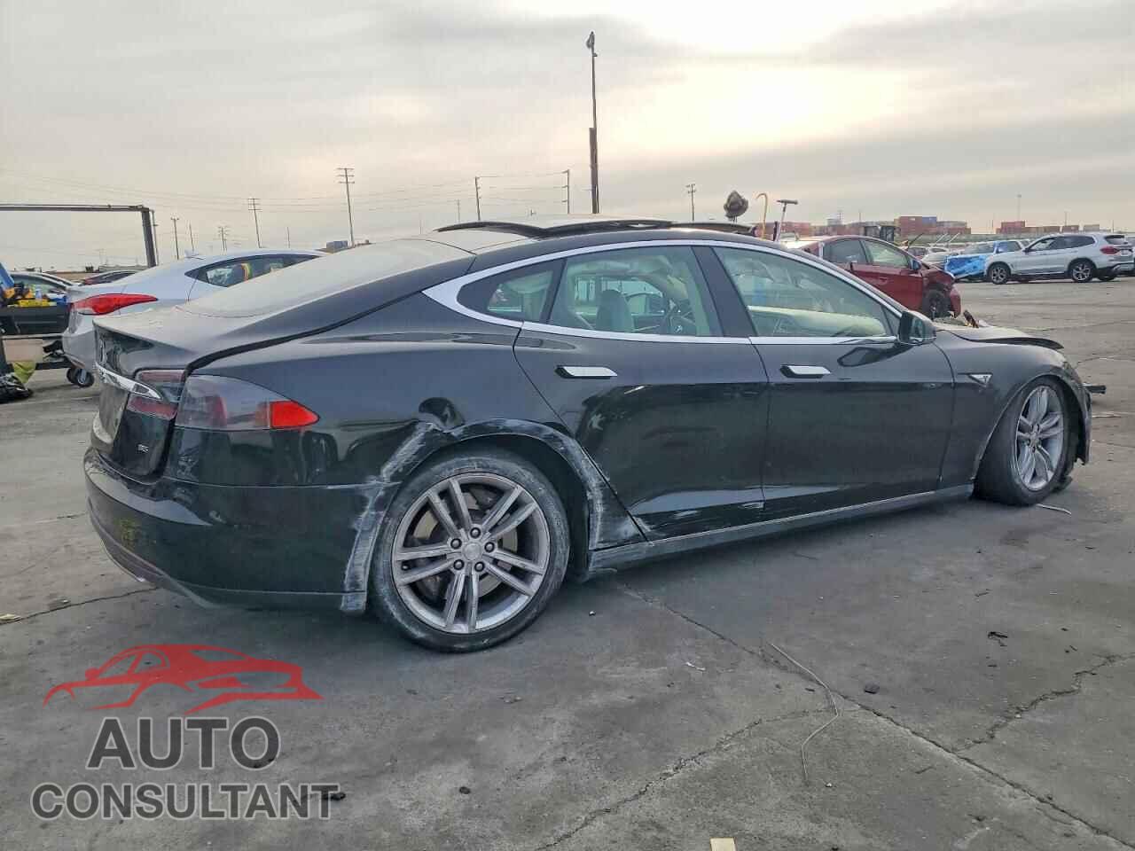 TESLA MODEL S 2014 - 5YJSA1H1XEFP33318