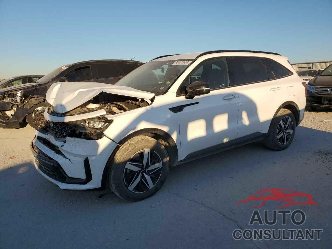 KIA SORENTO 2023 - 5XYRL4LC9PG203212