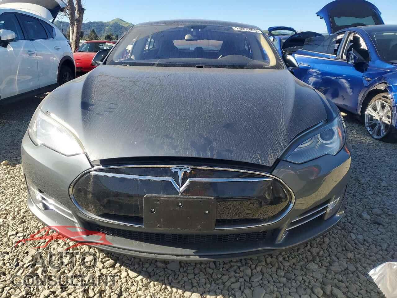 TESLA MODEL S 2014 - 5YJSA1H12EFP42823