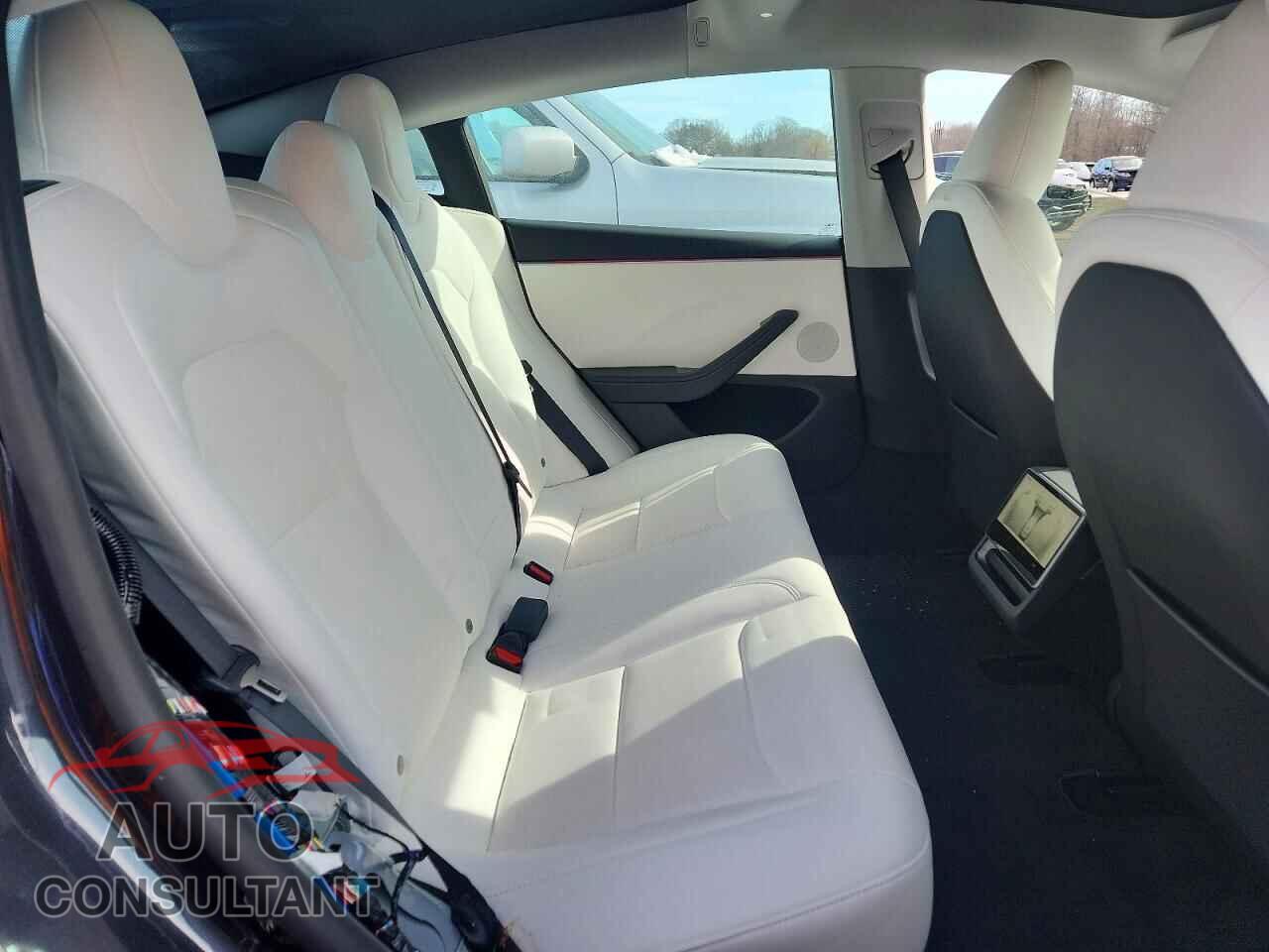 TESLA MODEL 3 2024 - 5YJ3E1EB2RF841928