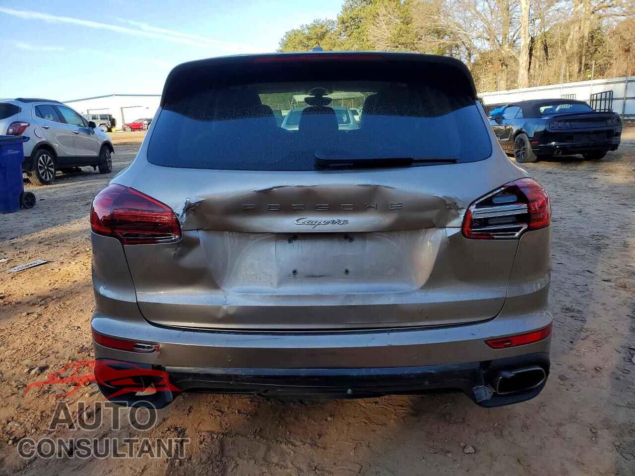 PORSCHE CAYENNE 2016 - WP1AA2A25GLA08888