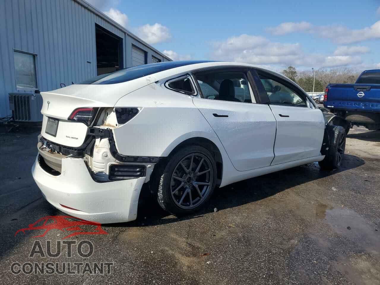 TESLA MODEL 3 2019 - 5YJ3E1EB4KF493670