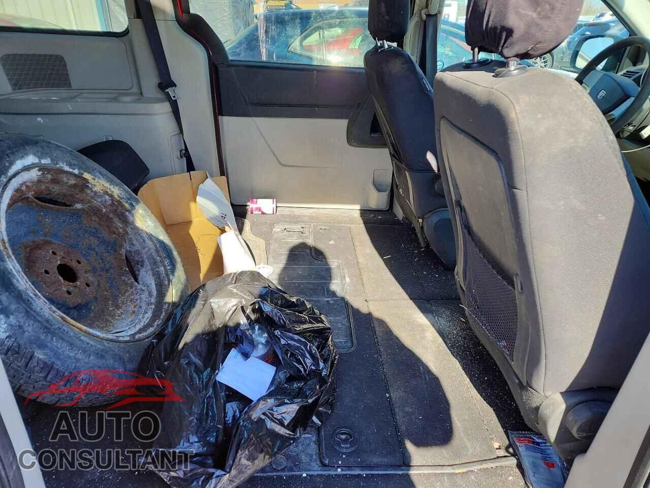 DODGE CARAVAN 2010 - 2D4RN4DE1AR482476