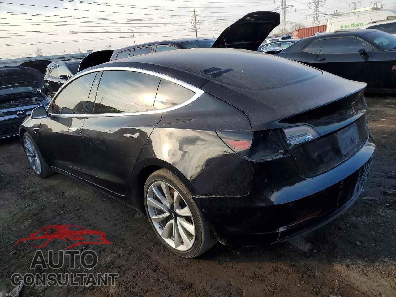 TESLA MODEL 3 2018 - 5YJ3E1EB9JF090475