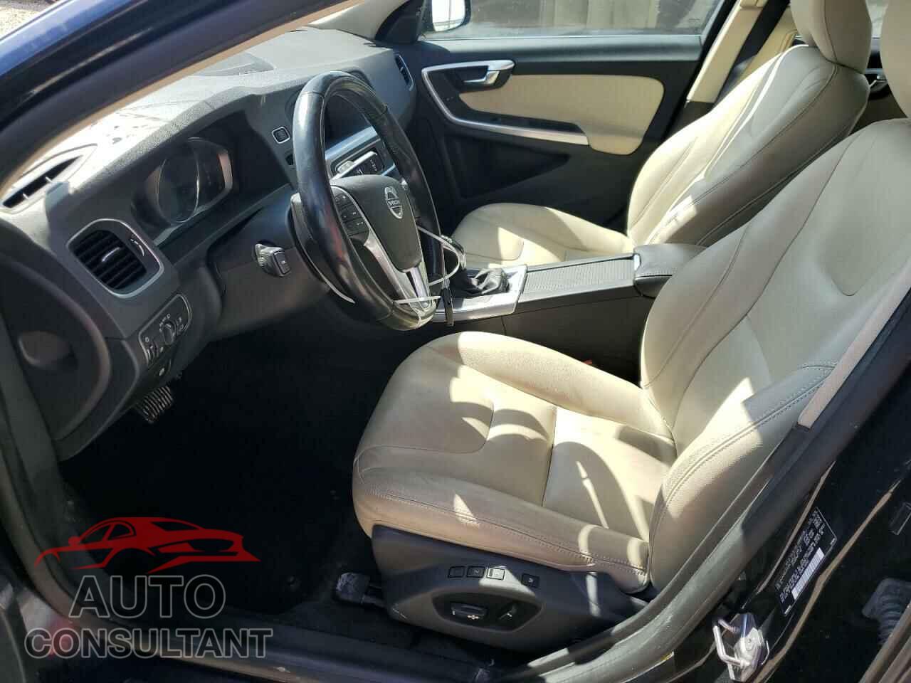 VOLVO V60 2016 - YV140MEM0G1307204