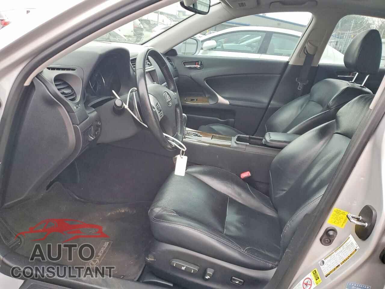 LEXUS IS 2011 - JTHBF5C27B5153075