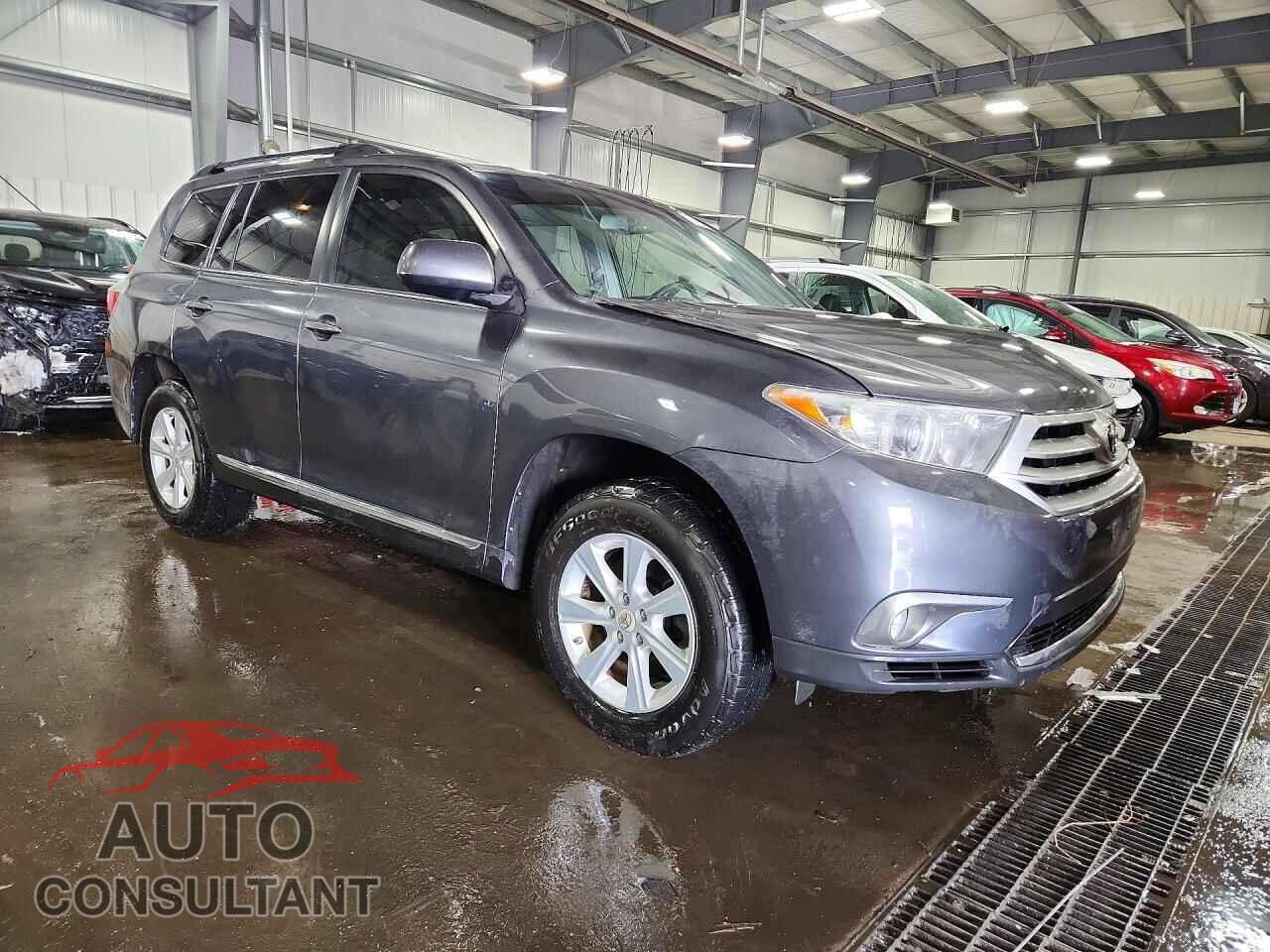 TOYOTA HIGHLANDER 2013 - 5TDBK3EH8DS210383