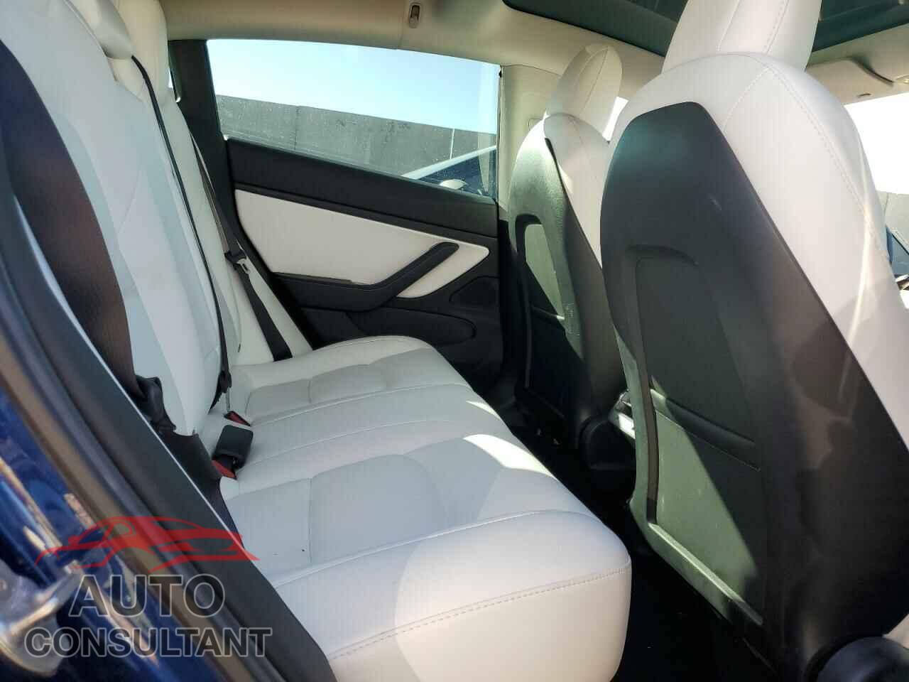 TESLA MODEL 3 2019 - 5YJ3E1EB5KF512954