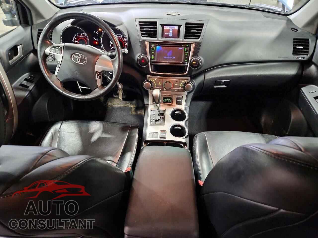 TOYOTA HIGHLANDER 2013 - 5TDBK3EH8DS181211