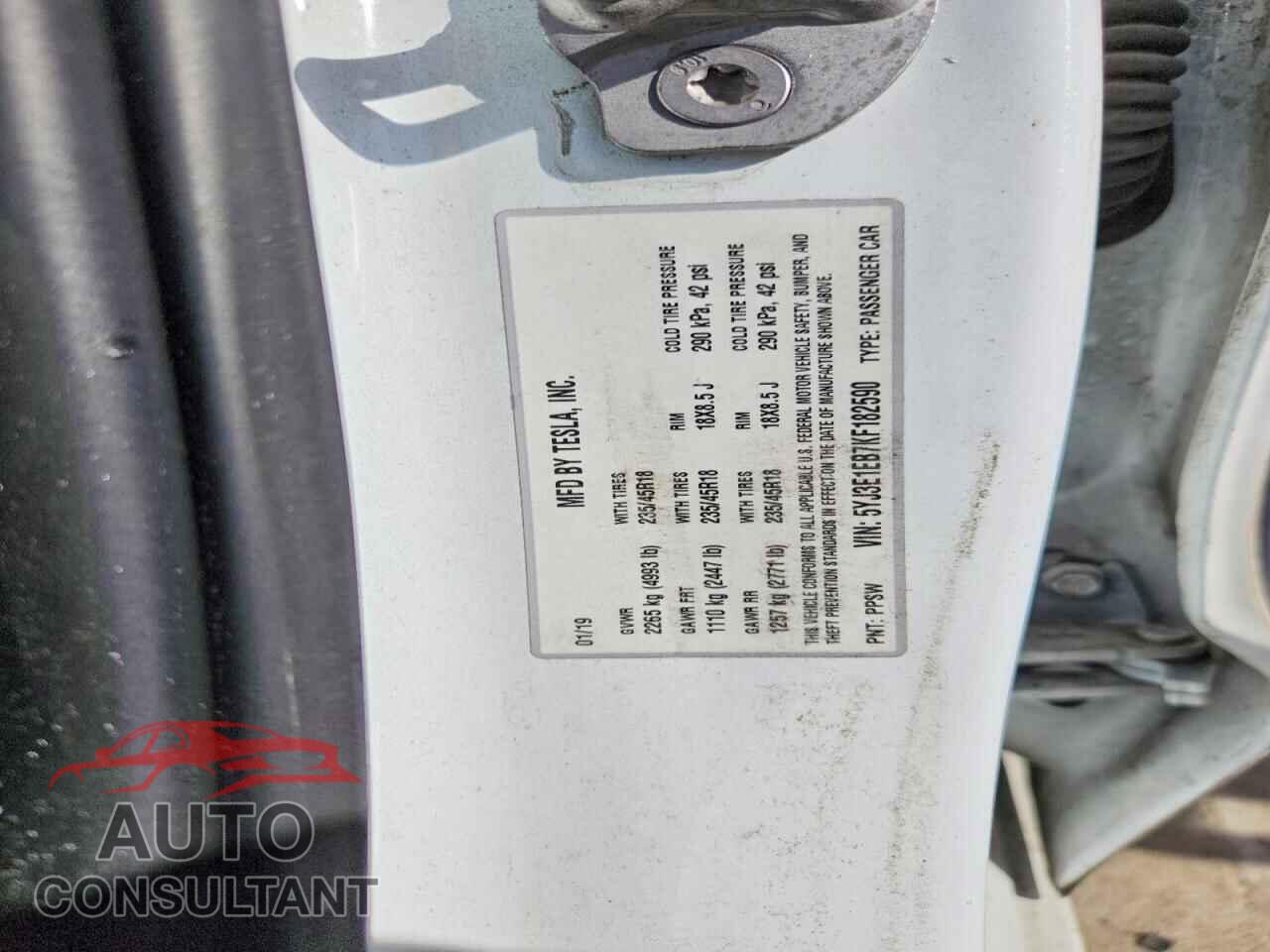TESLA MODEL 3 2019 - 5YJ3E1EB7KF182590