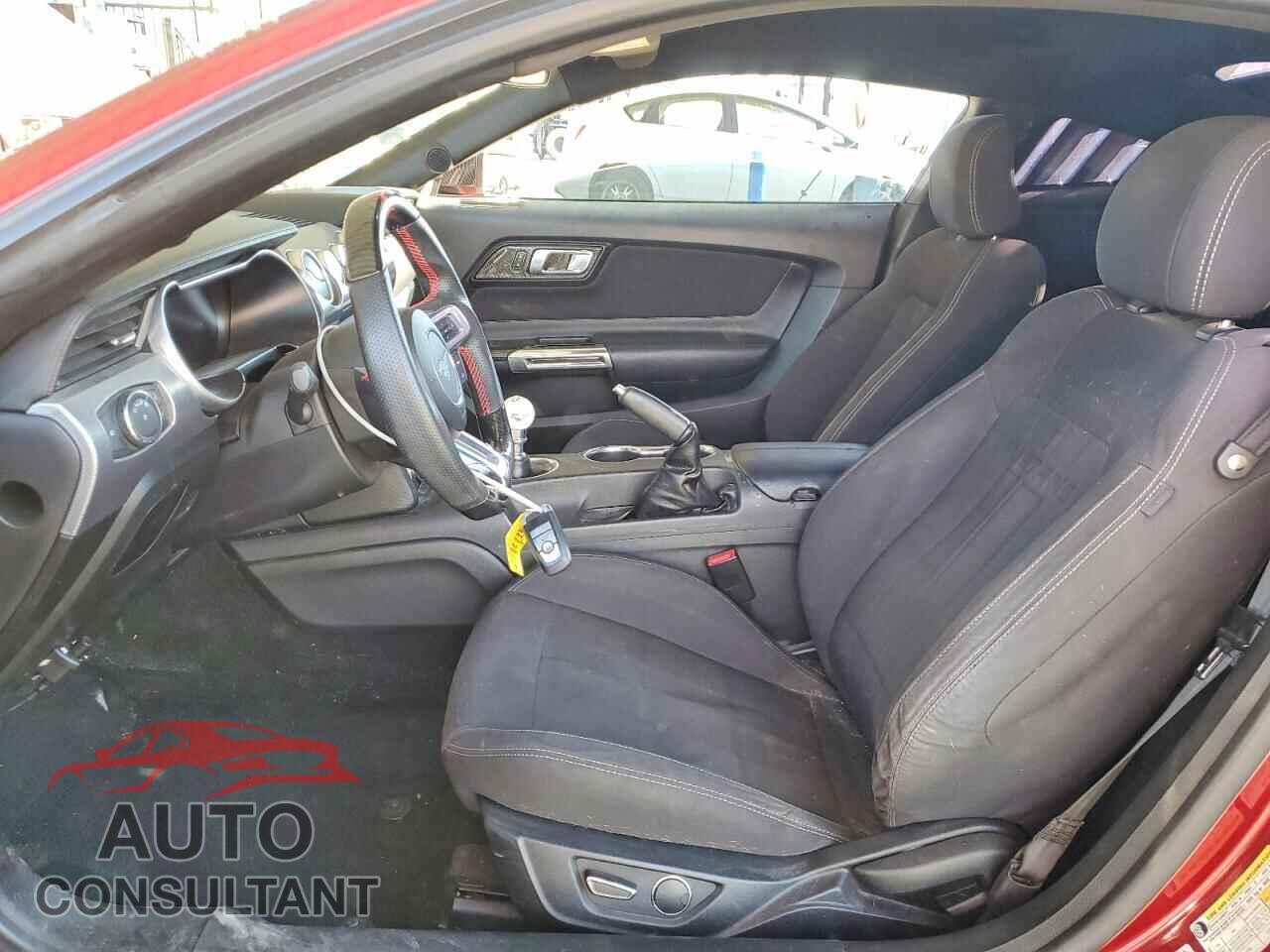 FORD MUSTANG 2018 - 1FA6P8CF2J5117321