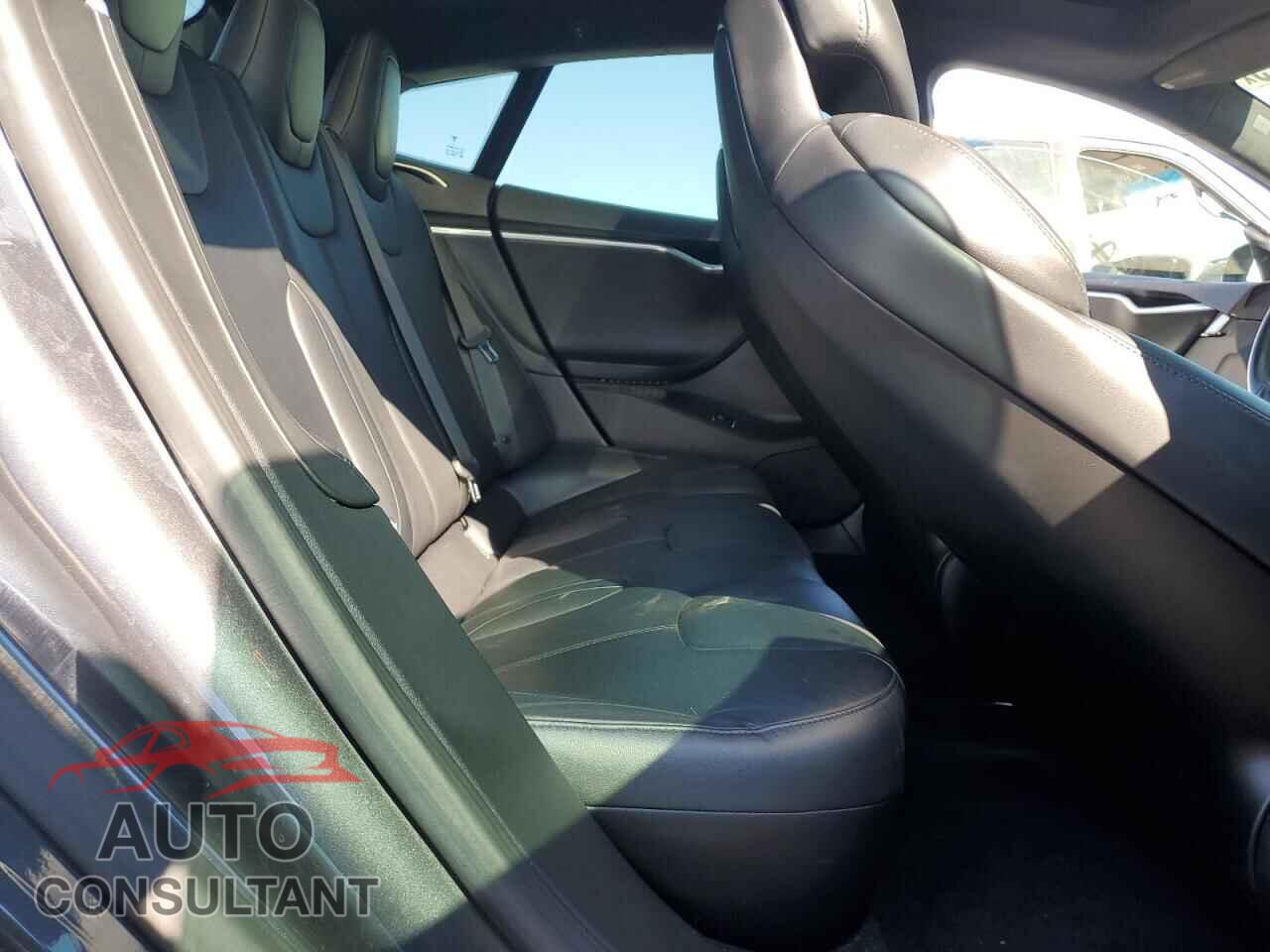 TESLA MODEL S 2017 - 5YJSA1E26HF192575