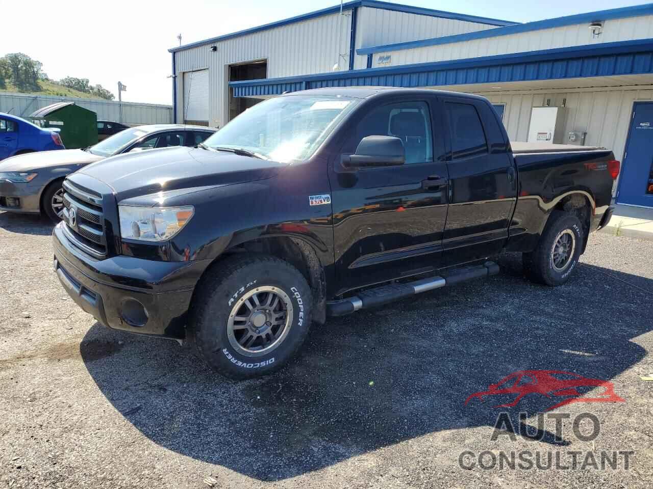 TOYOTA TUNDRA 2011 - 5TFUW5F13BX158615