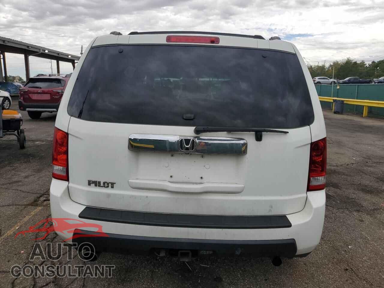 HONDA PILOT 2011 - 5FNYF3H51BB016473