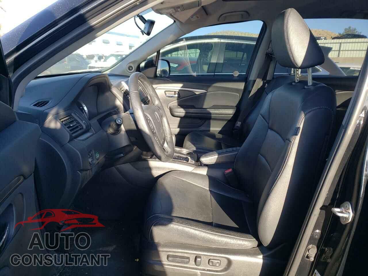 HONDA PILOT 2017 - 5FNYF6H55HB047221