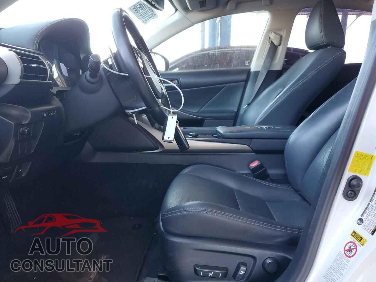 LEXUS IS 2014 - JTHBF1D27E5031151