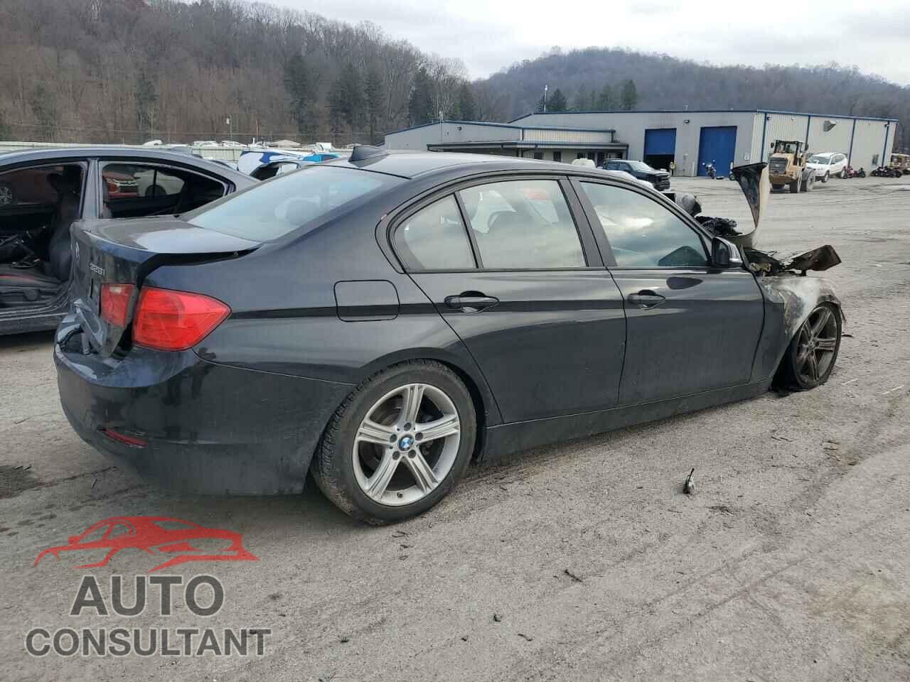BMW 3 SERIES 2013 - WBA3B5C52DF597521