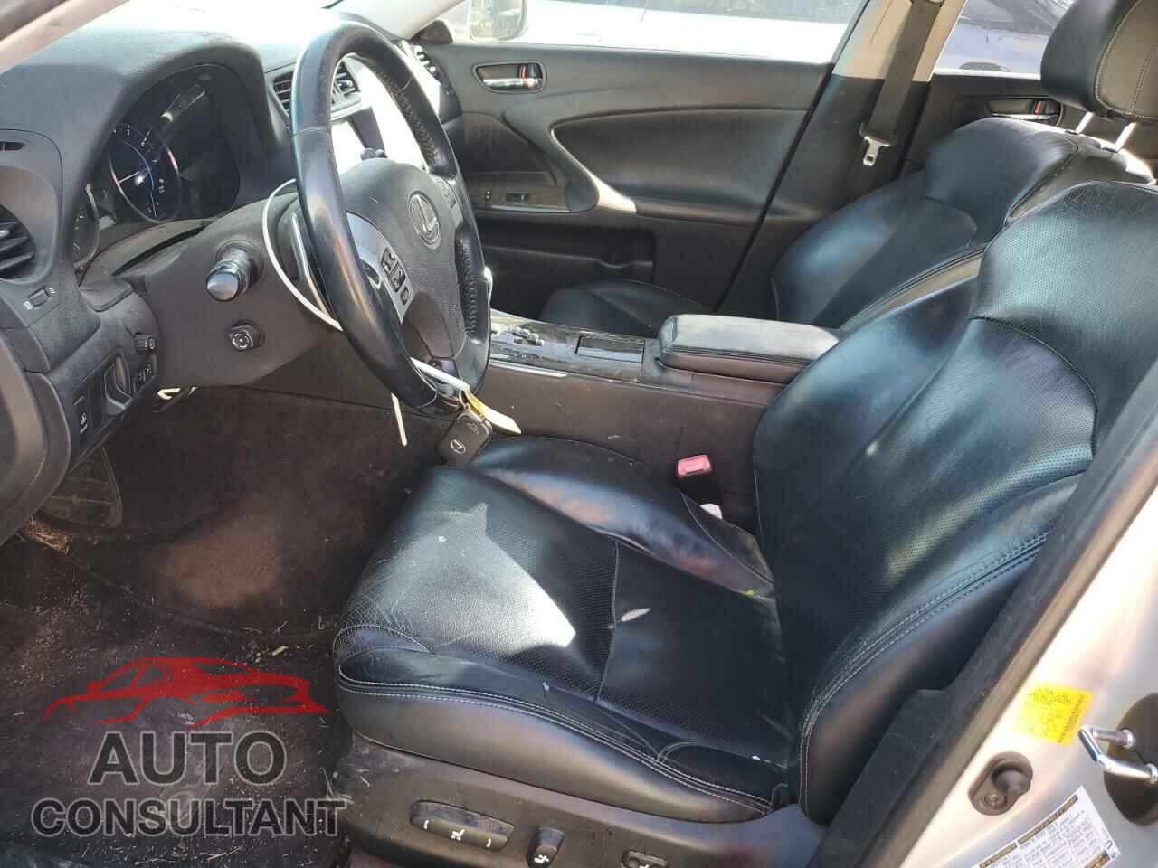 LEXUS IS 2011 - JTHCF5C28B5051031