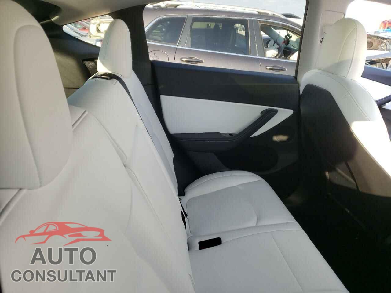 TESLA MODEL Y 2020 - 5YJYGDEEXLF046581