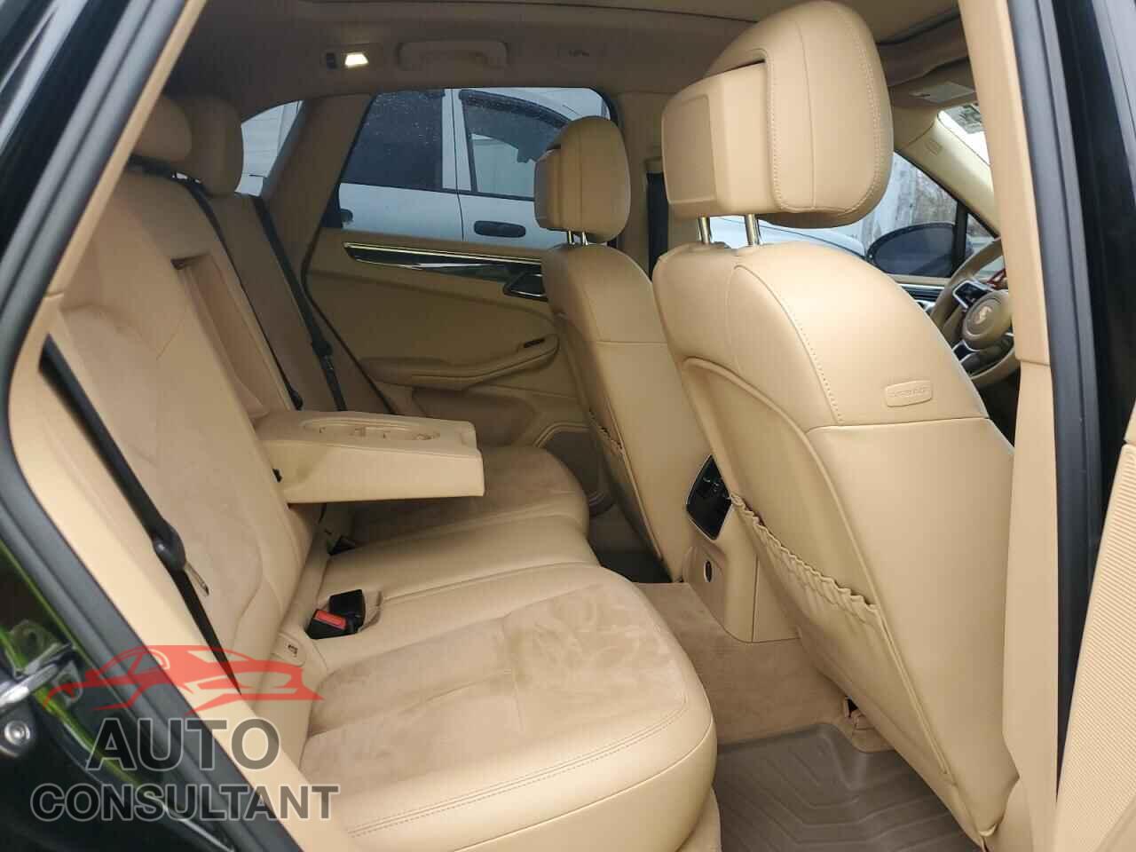 PORSCHE MACAN 2017 - WP1AA2A57HLB08437