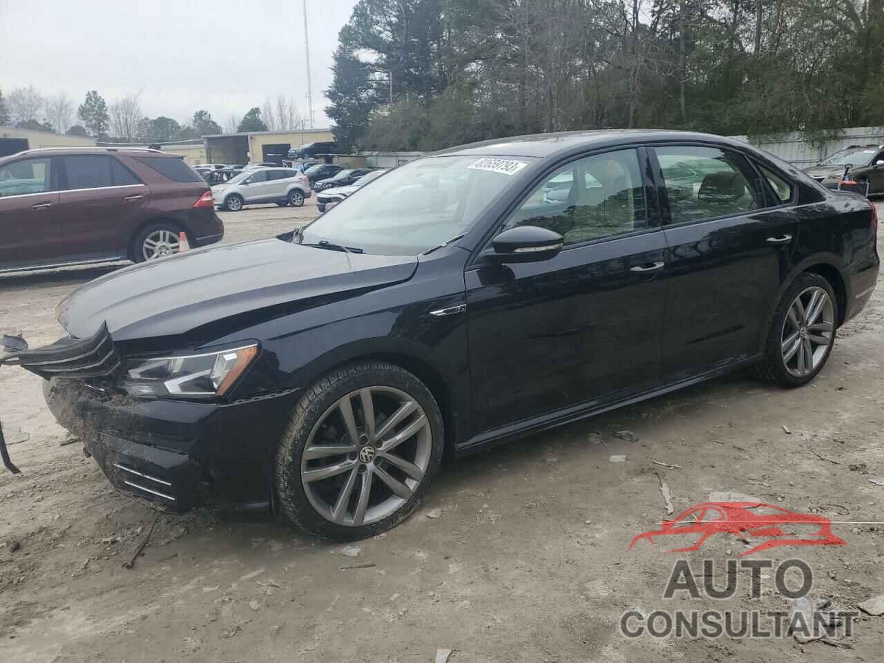 VOLKSWAGEN PASSAT 2018 - 1VWAA7A30JC010852