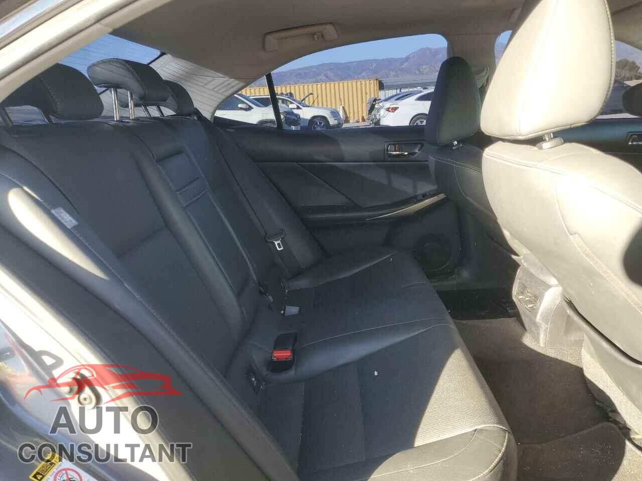 LEXUS IS 2015 - JTHBF1D20F5051727
