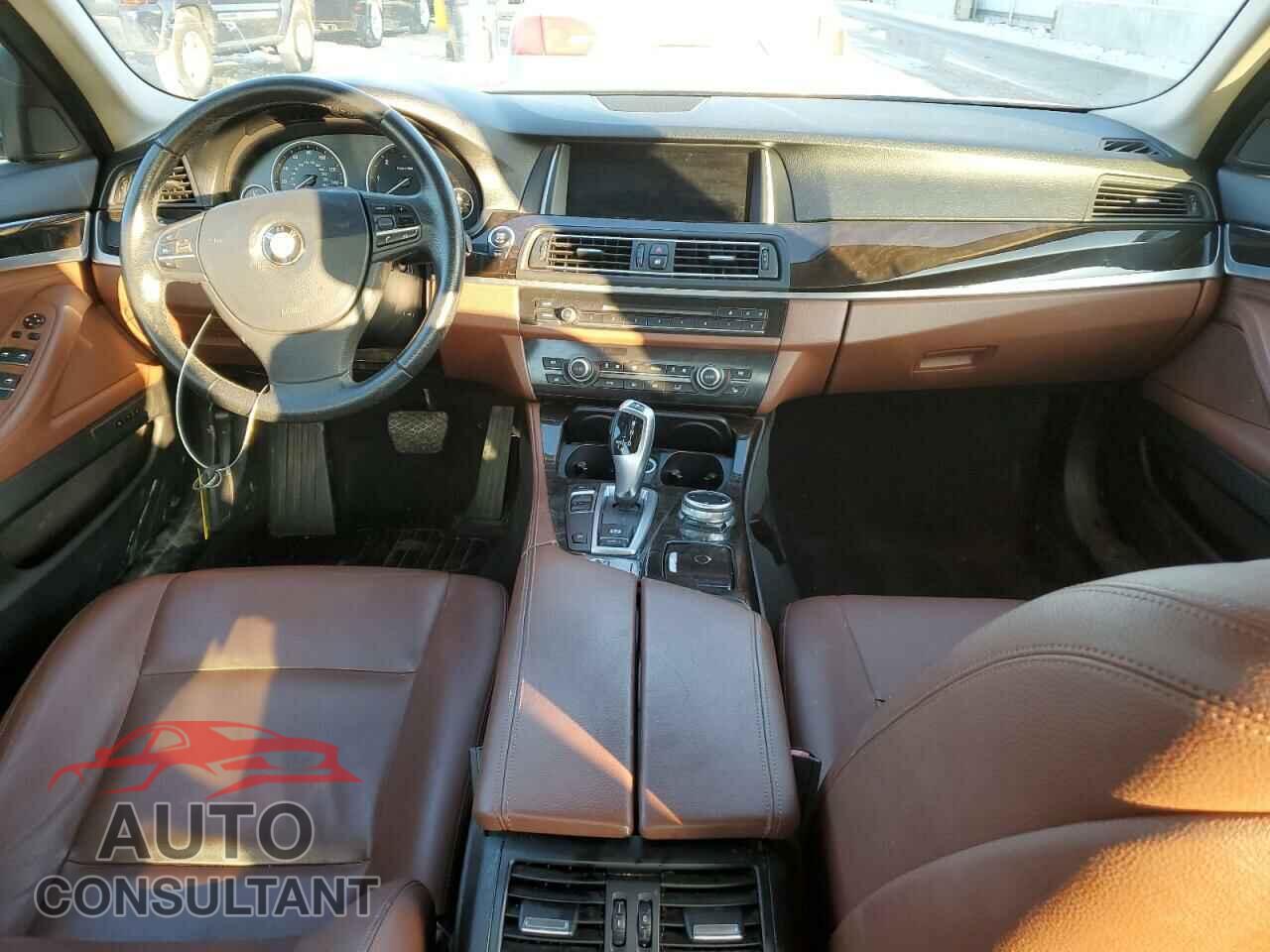 BMW 5 SERIES 2014 - WBAFV3C5XED686047