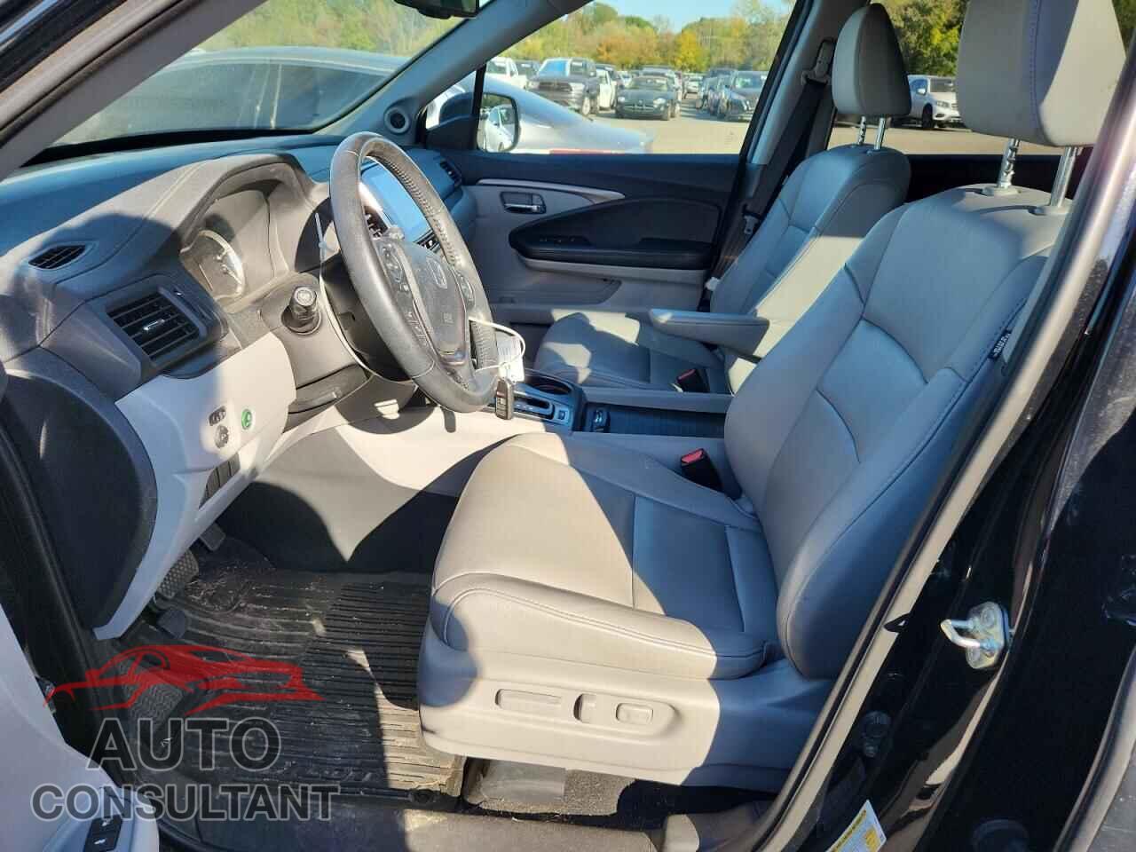 HONDA PILOT 2018 - 5FNYF6H58JB072829
