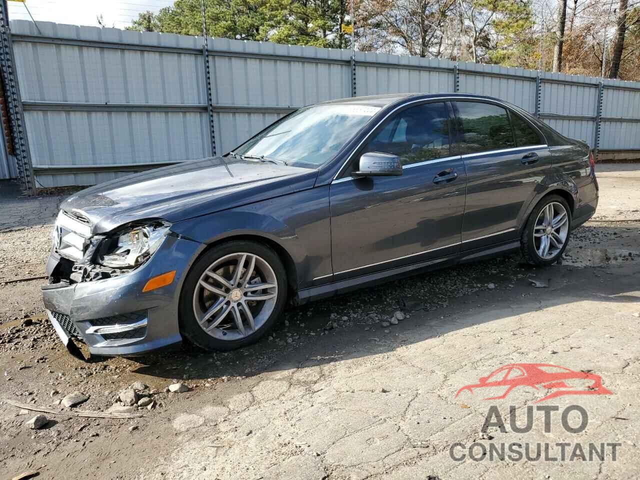 MERCEDES-BENZ C-CLASS 2013 - WDDGF4HB3DR261916