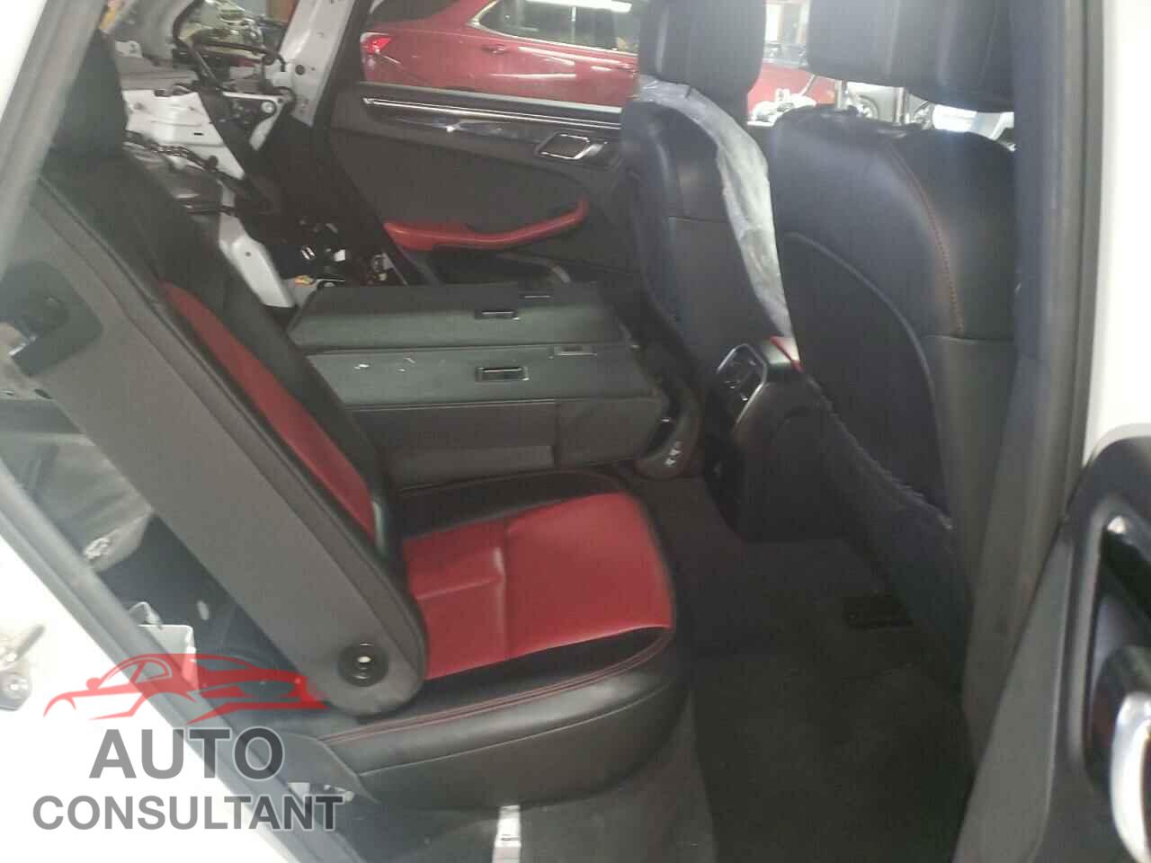PORSCHE MACAN 2017 - WP1AA2A52HLB00214
