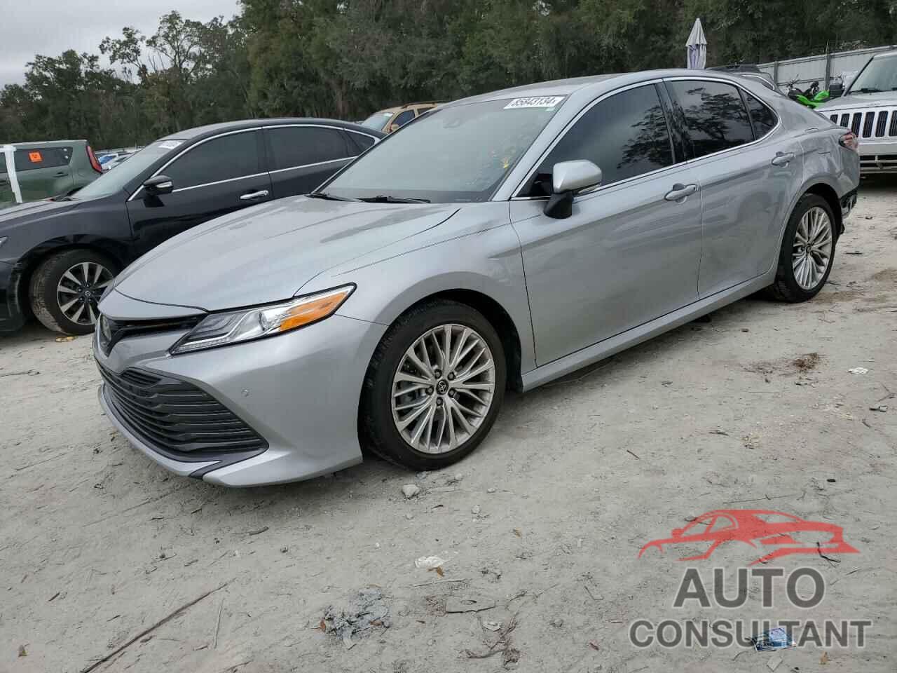 TOYOTA CAMRY 2018 - 4T1B11HK4JU140172