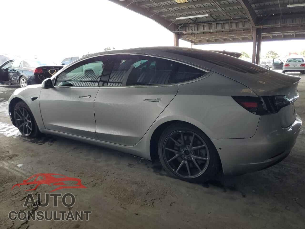 TESLA MODEL 3 2018 - 5YJ3E1EA4JF043975