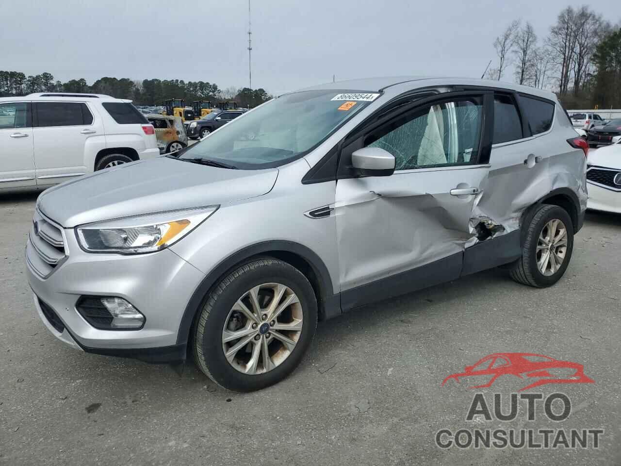 FORD ESCAPE 2019 - 1FMCU0GD8KUB46017