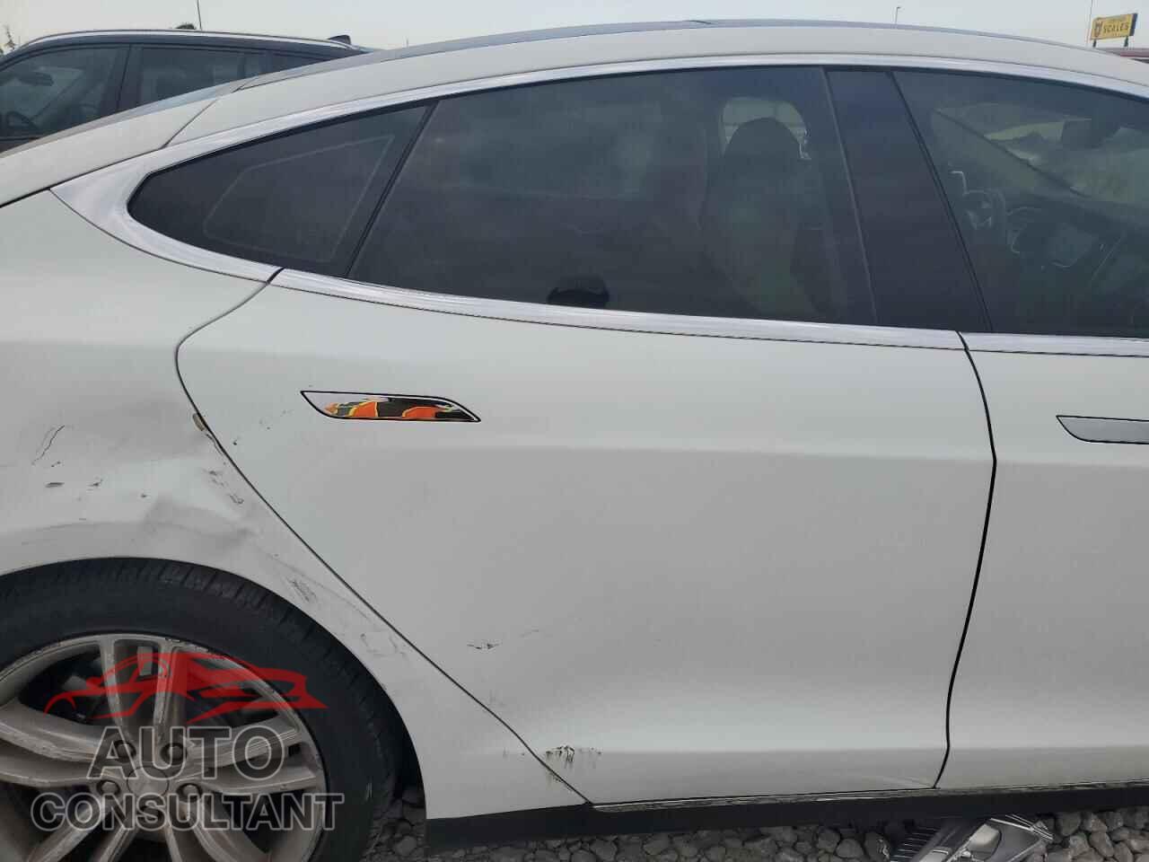 TESLA MODEL S 2015 - 5YJSA1S26FF090775