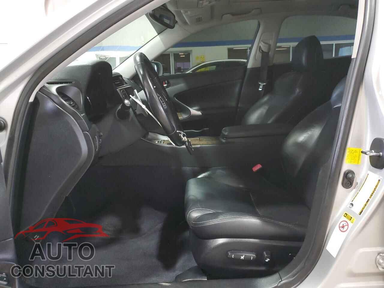 LEXUS IS 2013 - JTHCF5C27D5062167