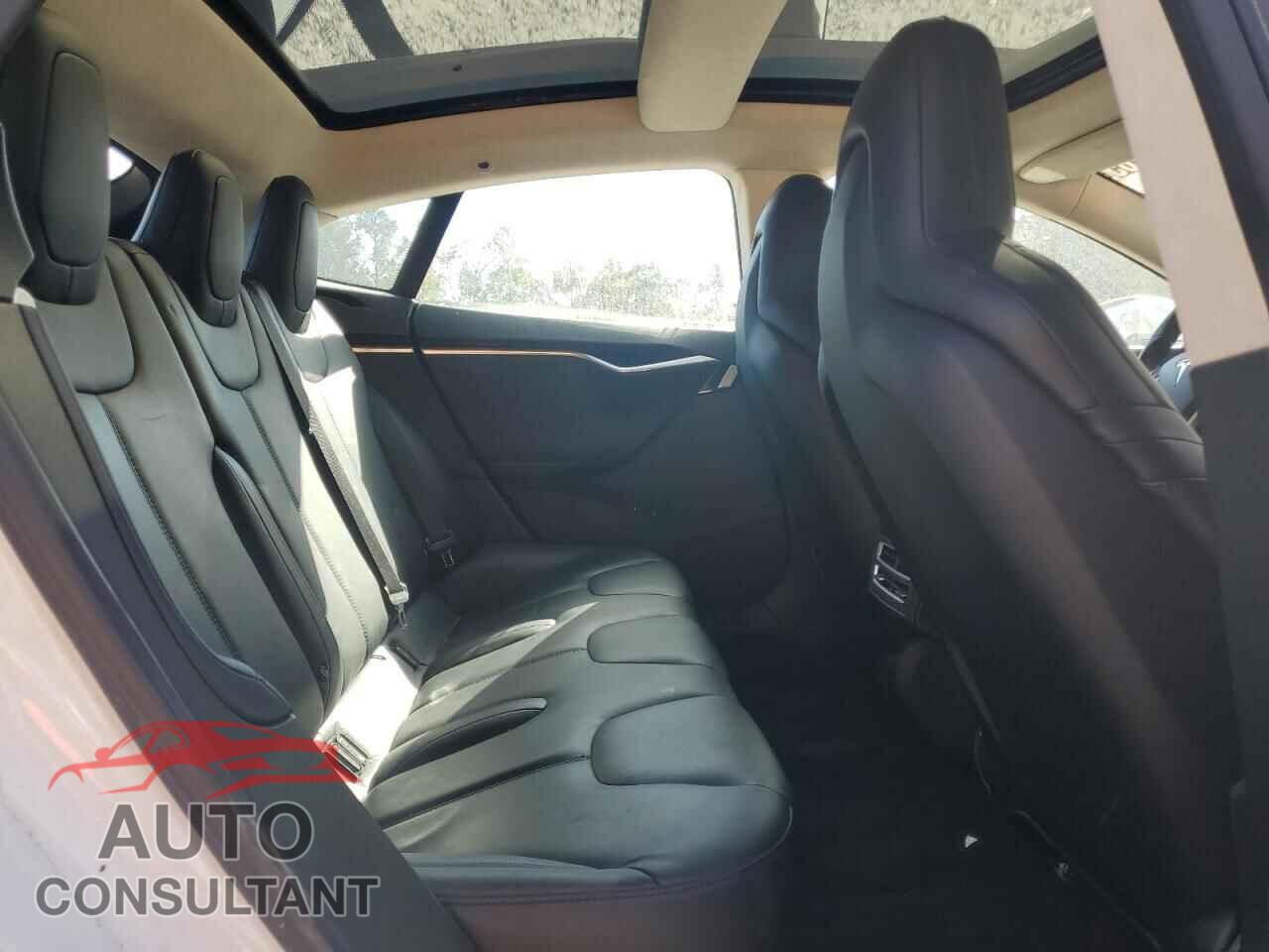 TESLA MODEL S 2015 - 5YJSA1E2XFF115821