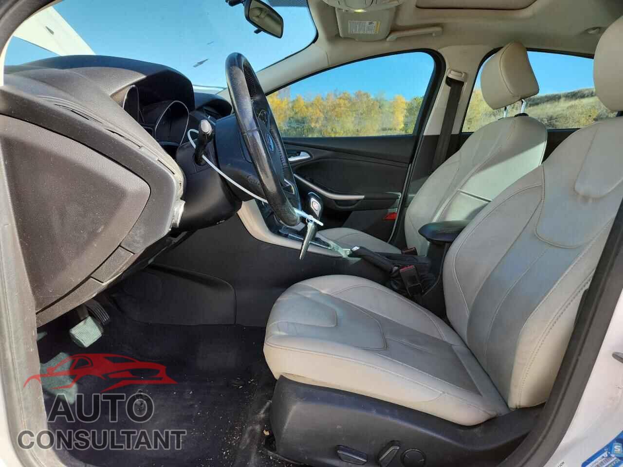 FORD FOCUS 2017 - 1FADP3J23HL264988