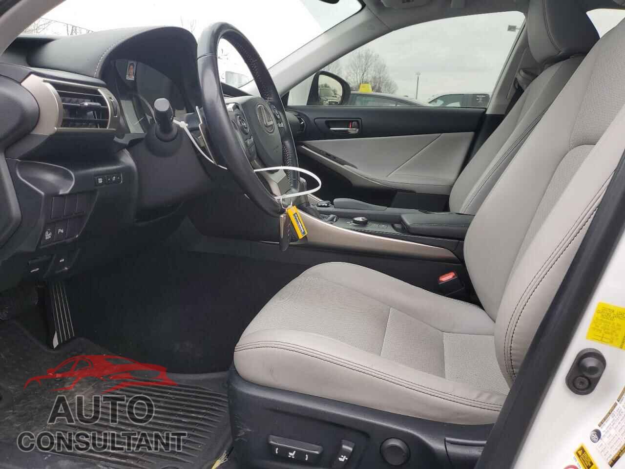 LEXUS IS 2015 - JTHCF1D23F5028687