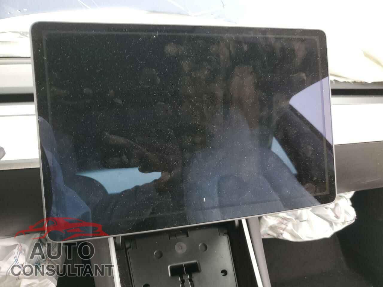 TESLA MODEL 3 2019 - 5YJ3E1EB5KF482337