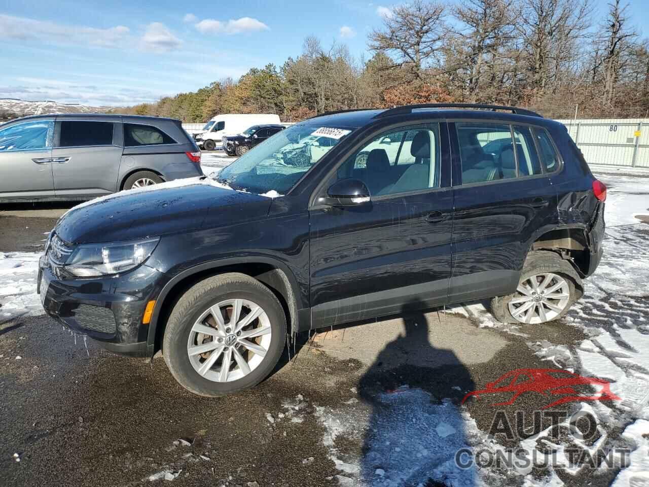 VOLKSWAGEN TIGUAN 2017 - WVGAV7AX8HK043233